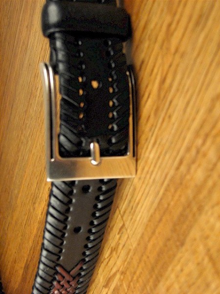 #046439. 46 . BLK/BURG Retail $  36.00 Belts by COLOURS. 32MM 2-TONE LACE Whs A:  2