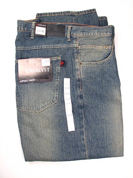 #266631. 62 30. BLUE Retail $  79.50 Cotton Jean by CATALYST. DESTRUCTION WASHED FW:  1